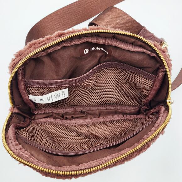 NWT Lululemon Everywhere Belt Bag 1L Brown Earth Sherpa Fleece Gold Hardware - Picture 4 of 11